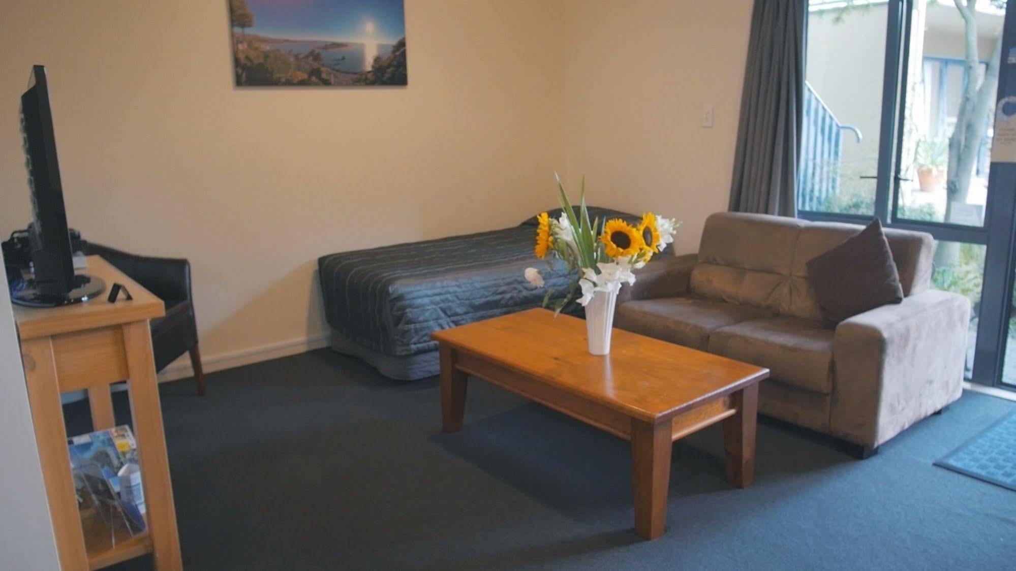 Sherborne Motor Lodge Christchurch Exterior photo